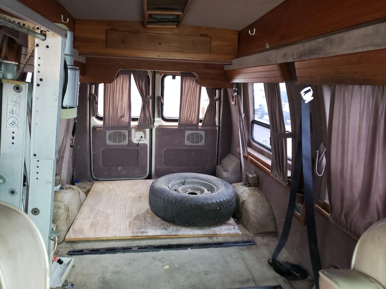 Photo 6 from auction – 1993 FORD ECONOLINE with VIN 1FDEE14N6PHB55825