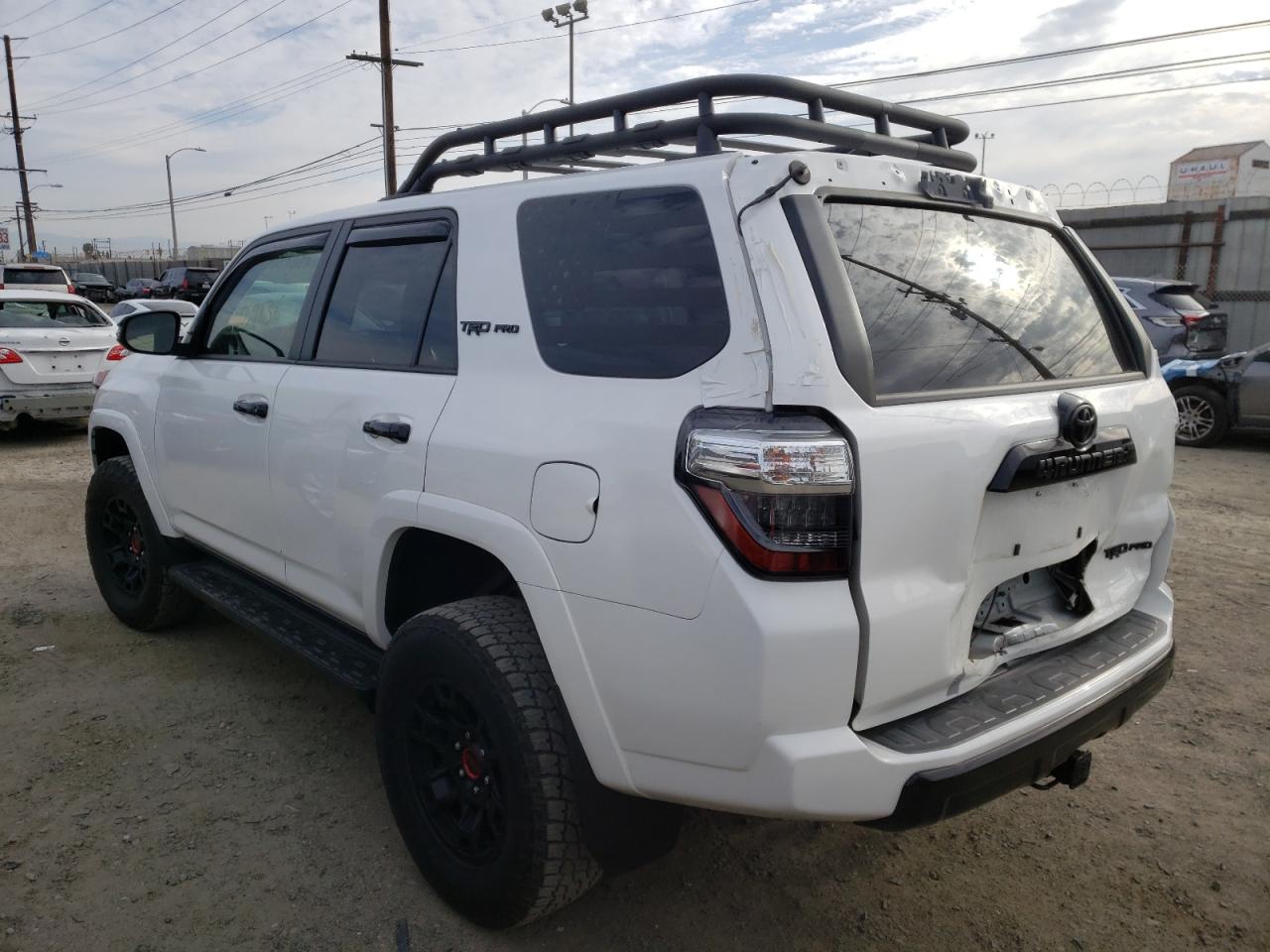Photo 3 from auction – 2020 TOYOTA 4RUNNER SR with VIN JTEBU5JR0L5743672