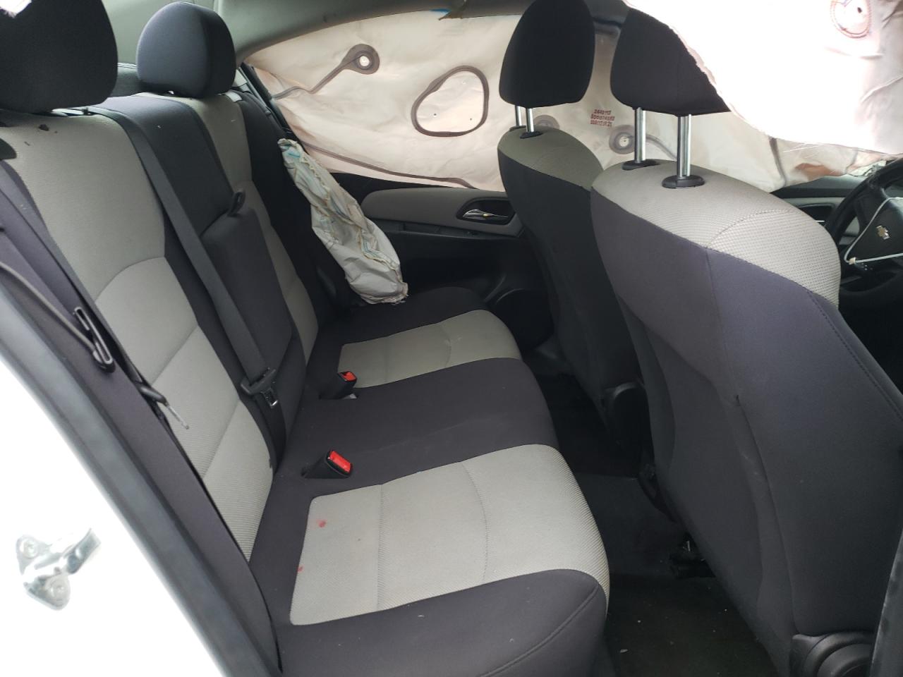 Photo 6 from auction – 2012 CHEVROLET CRUZE LS with VIN 1G1PC5SH3C7286243