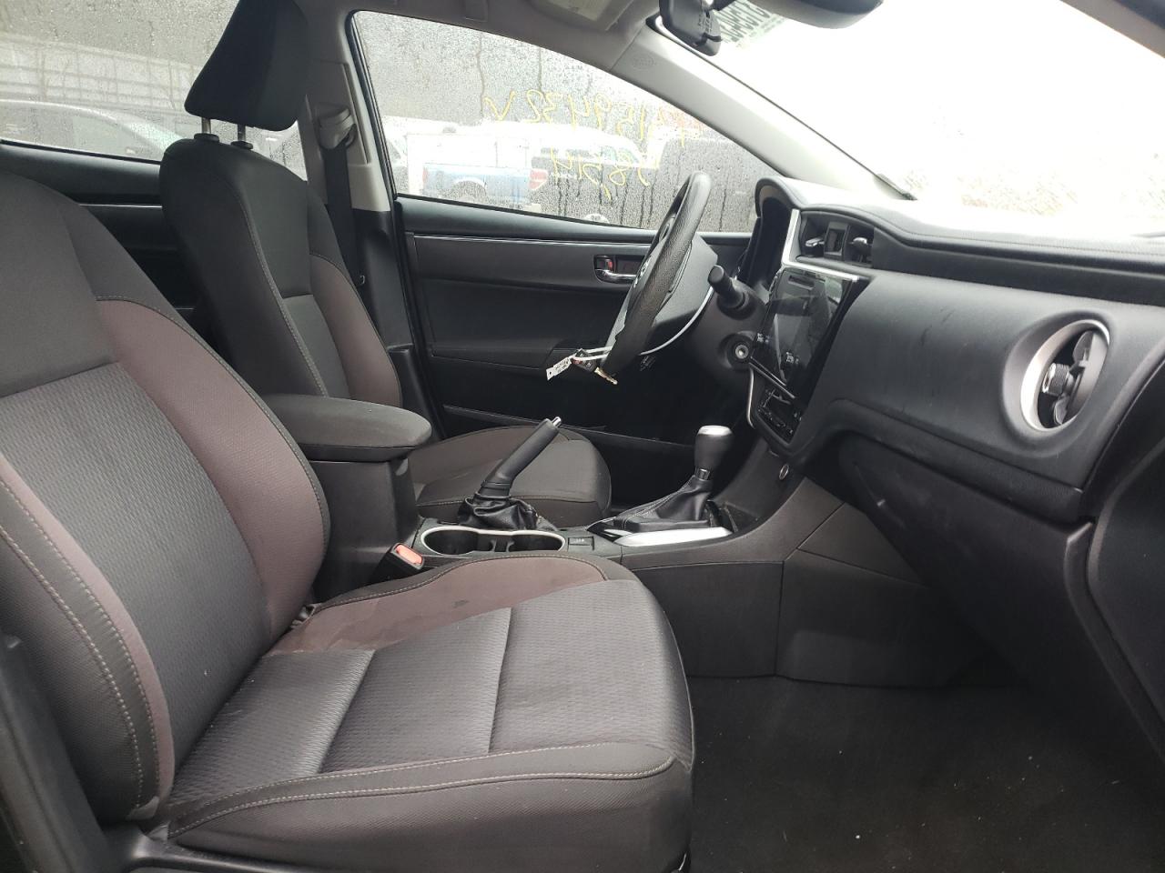 Photo 5 from auction – 2018 TOYOTA COROLLA L with VIN 5YFBURHE8JP819525
