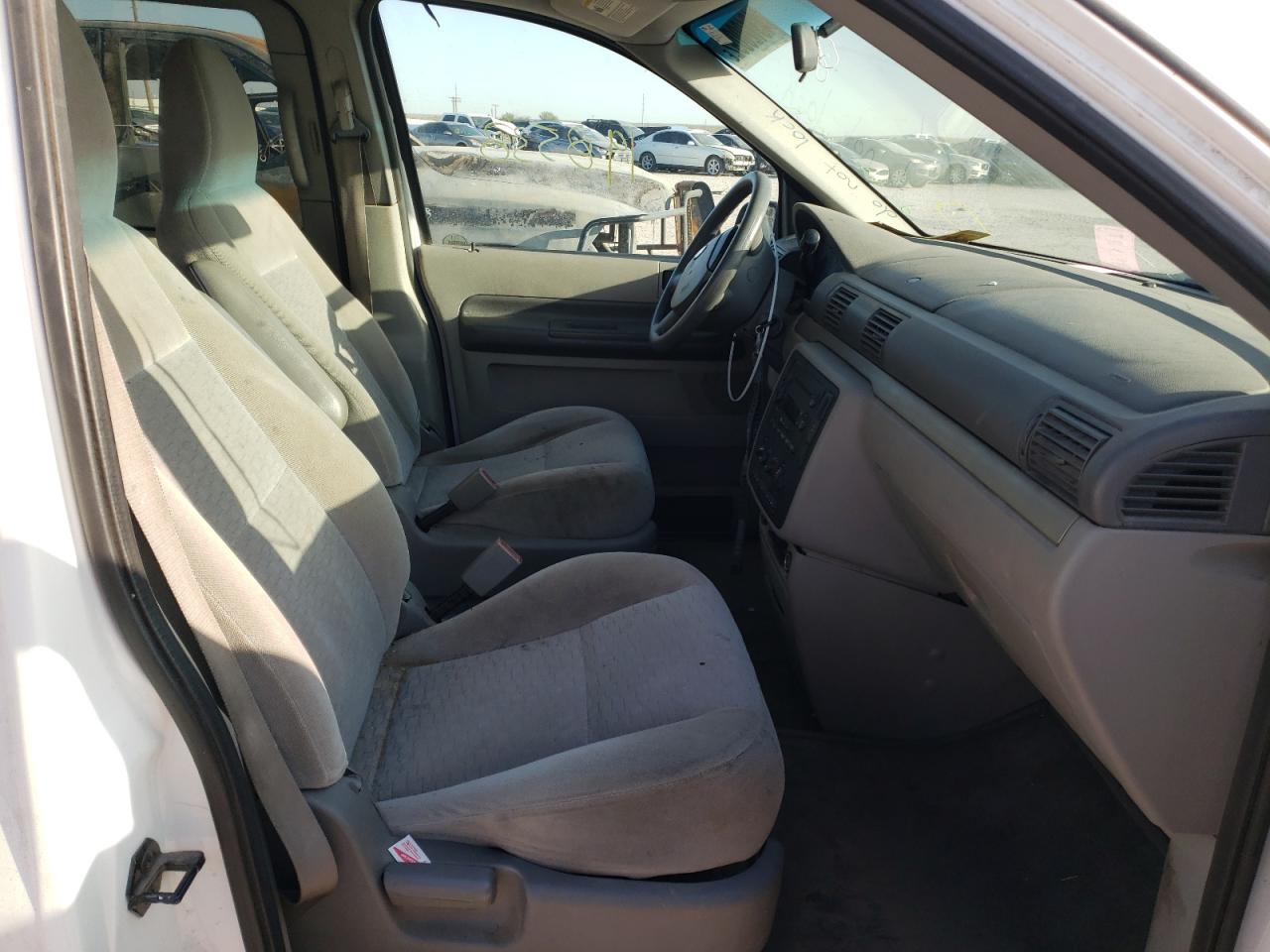 Photo 5 from auction – 2005 FORD FREESTAR S with VIN 2FMZA51605BA03552