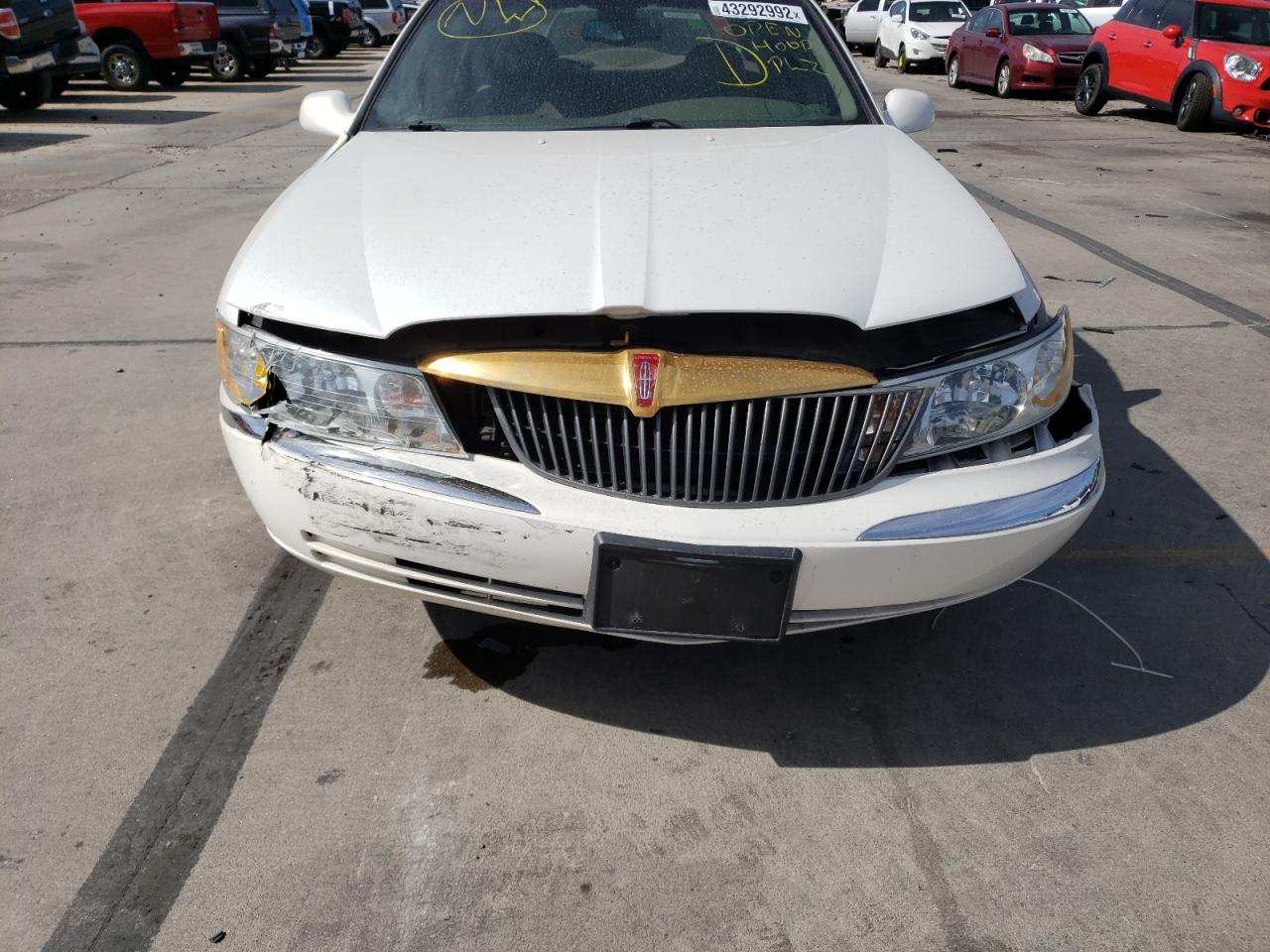 Photo 9 from auction – 2002 LINCOLN CONTINENTA with VIN 1LNHM97V82Y692893