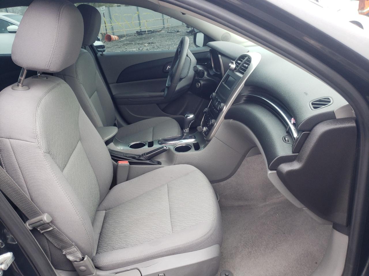 Photo 5 from auction – 2014 CHEVROLET MALIBU LS with VIN 1G11B5SL6EF275338