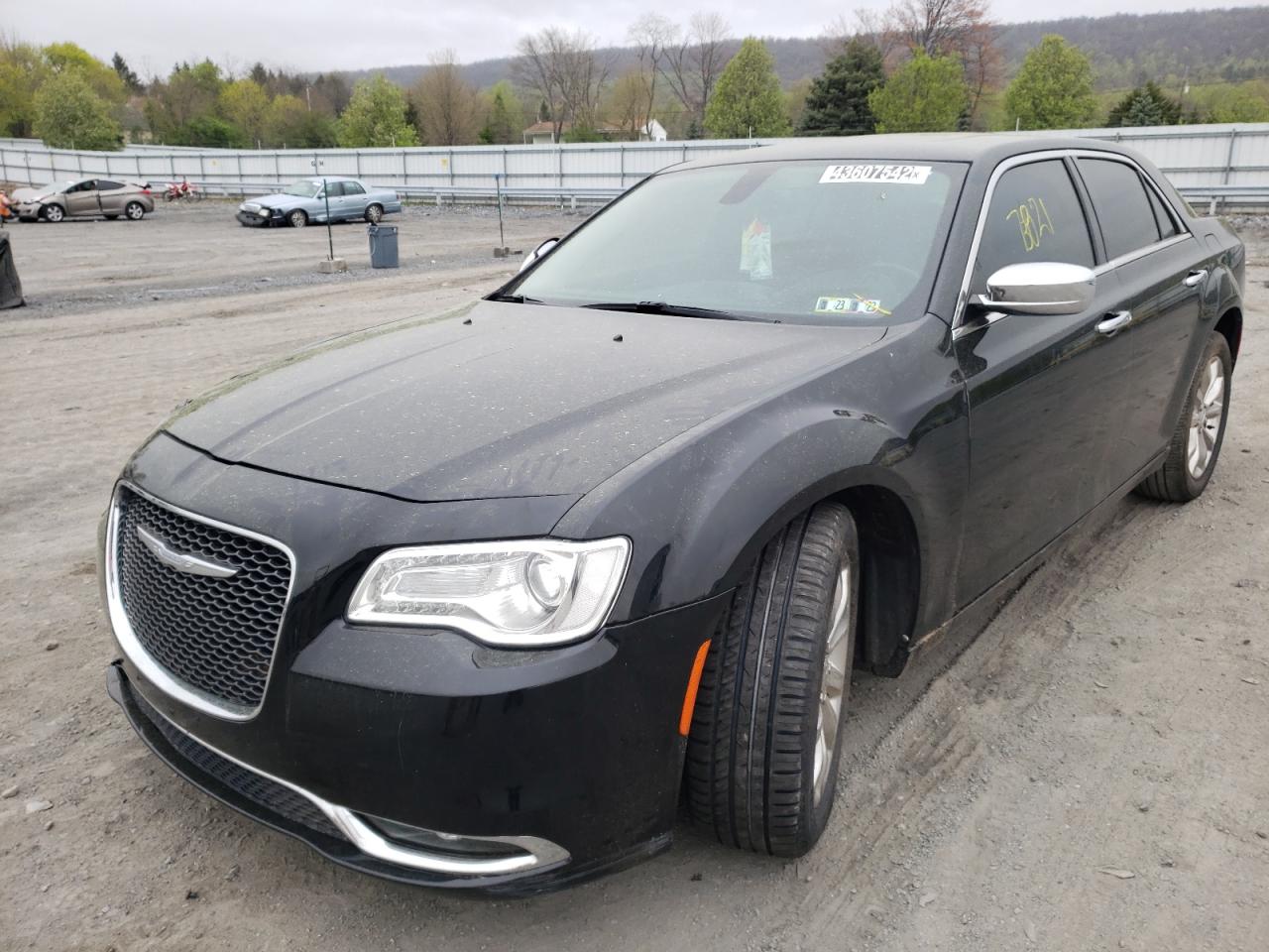 Photo 2 from auction – 2016 CHRYSLER 300C with VIN 2C3CCAKG1GH253049