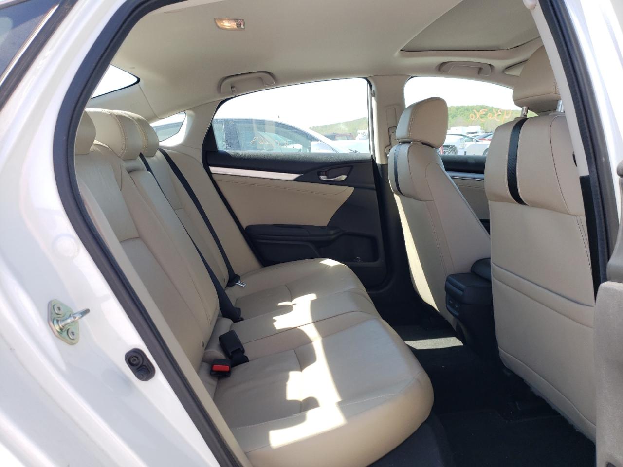Photo 6 from auction – 2016 HONDA CIVIC TOUR with VIN 2HGFC1F96GH635096