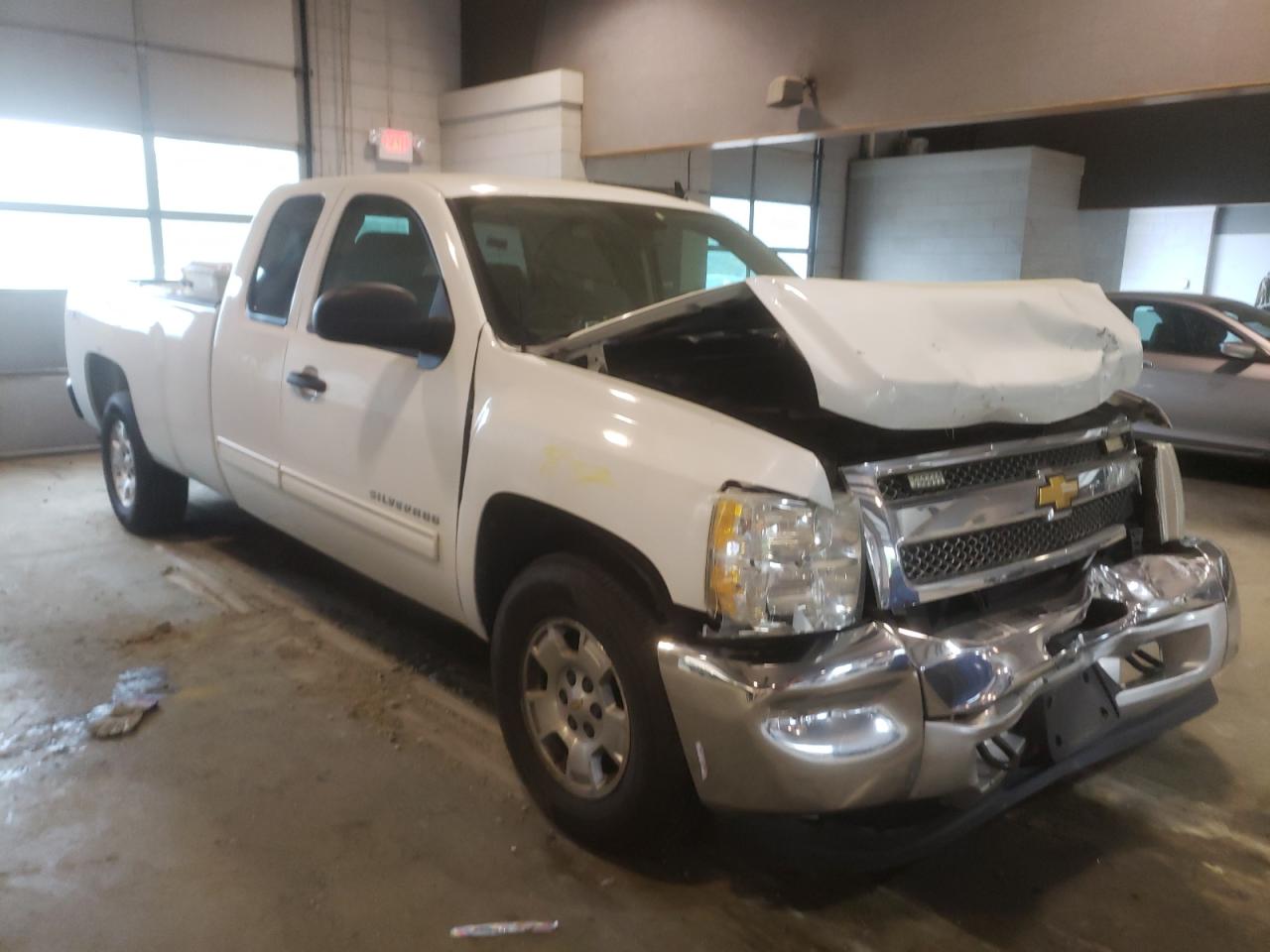 Photo 1 from auction – 2013 CHEVROLET SILVERADO with VIN 1GCRKSE08DZ177273