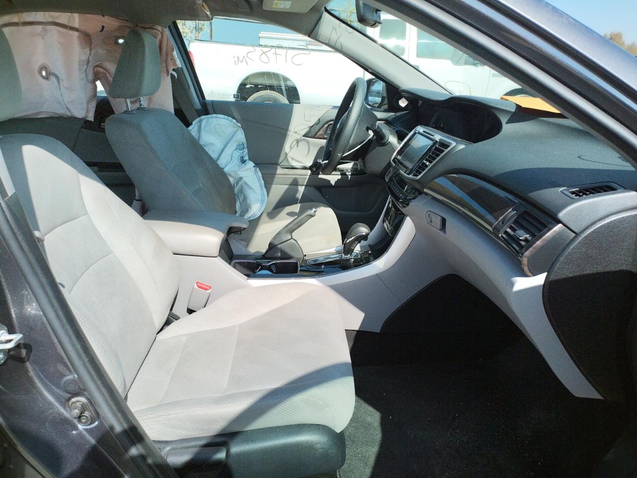 Photo 5 from auction – 2017 HONDA ACCORD EX with VIN 1HGCR2F74HA232157