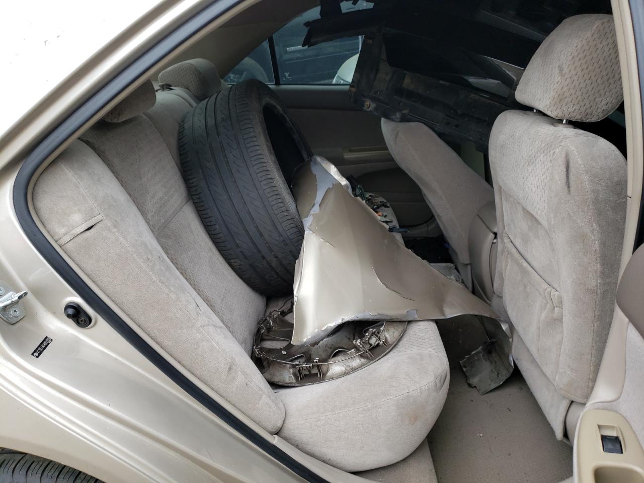 Photo 6 from auction – 2004 TOYOTA CAMRY LE with VIN 4T1BE32KX4U931769