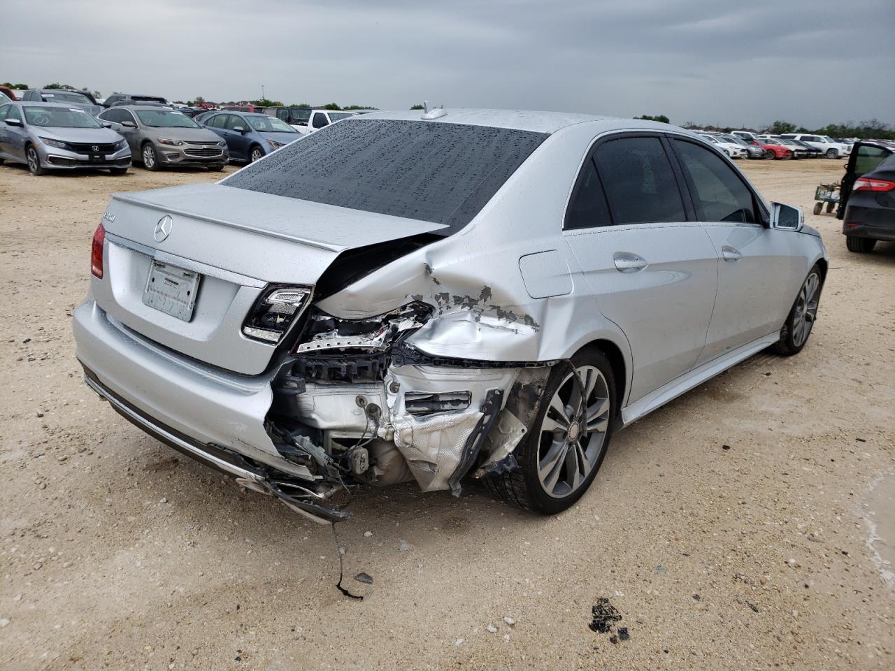 Photo 4 from auction – 2014 MERCEDES-BENZ E 350 with VIN WDDHF5KB7EA976930