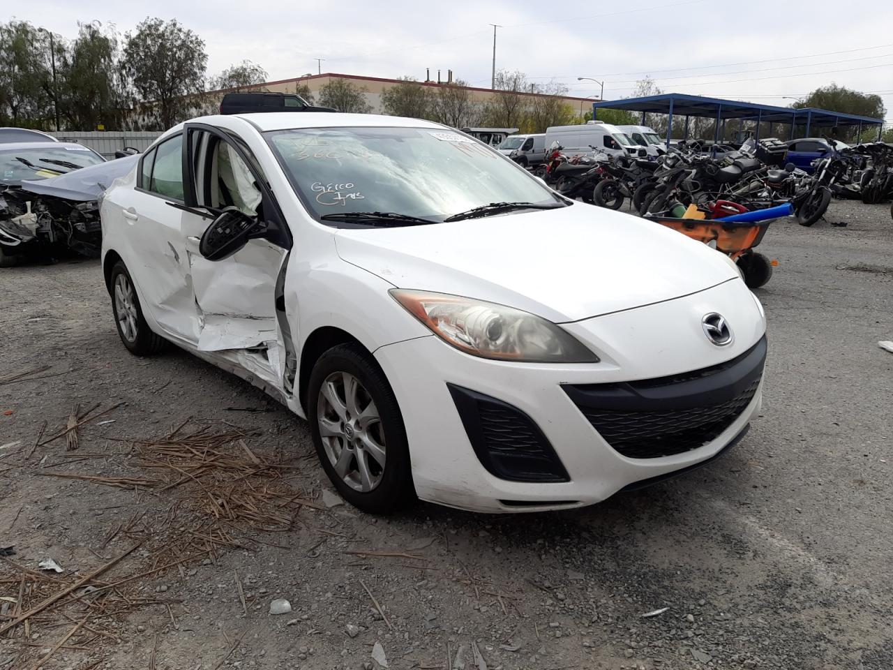 MAZDA 3 I 2011 with VIN JM1BL1VGXB1451462 - Photo from auction
