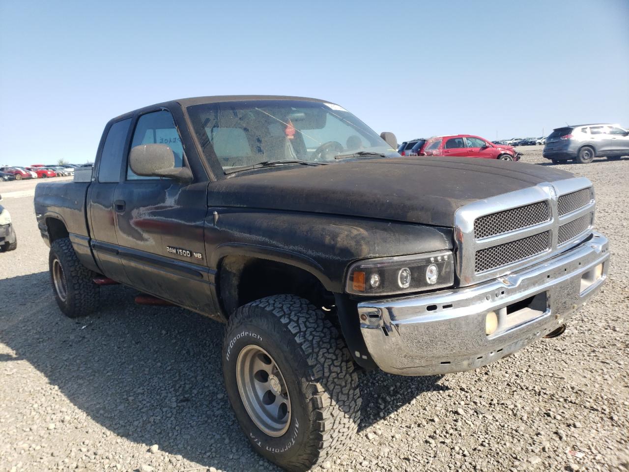 DODGE RAM 1500 2000 with VIN 3B7HF13Z1YM217020 - Photo from auction