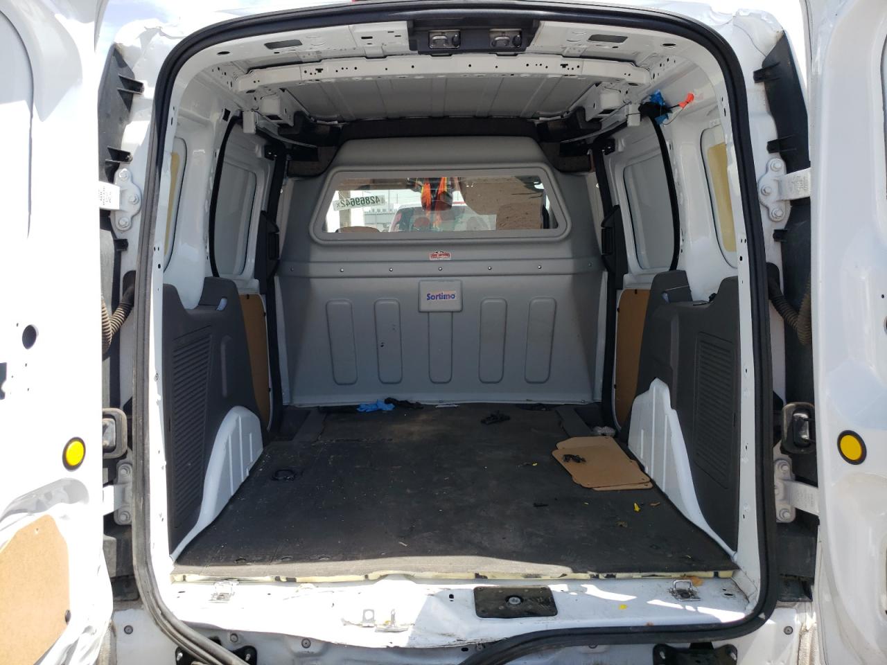 Photo 6 from auction – 2019 FORD TRANSIT CO with VIN NM0LS6E28K1400130