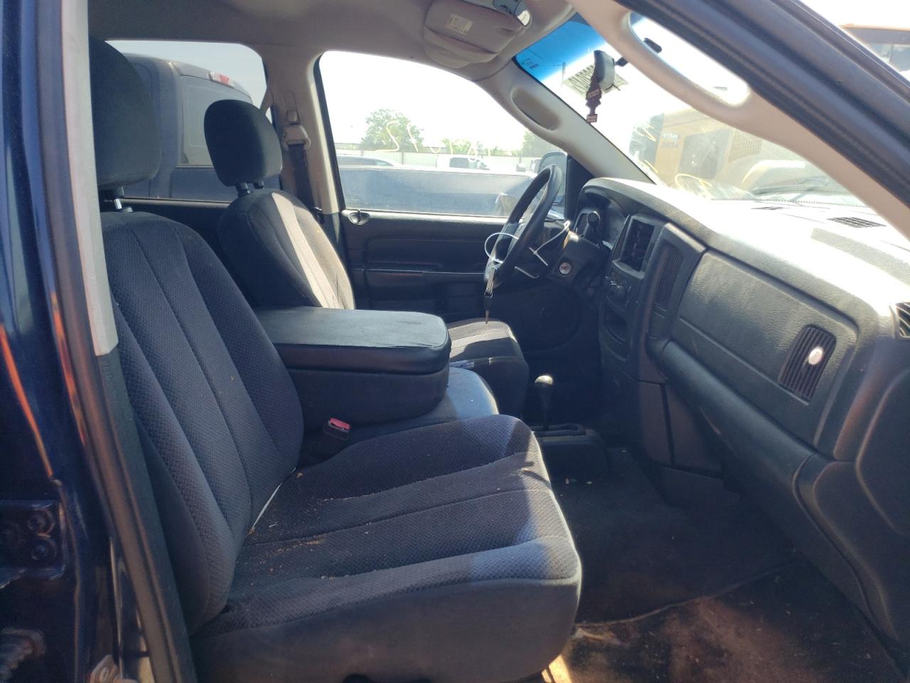 Photo 5 from auction – 2005 DODGE RAM 1500 S with VIN 1D7HU18N45S250615