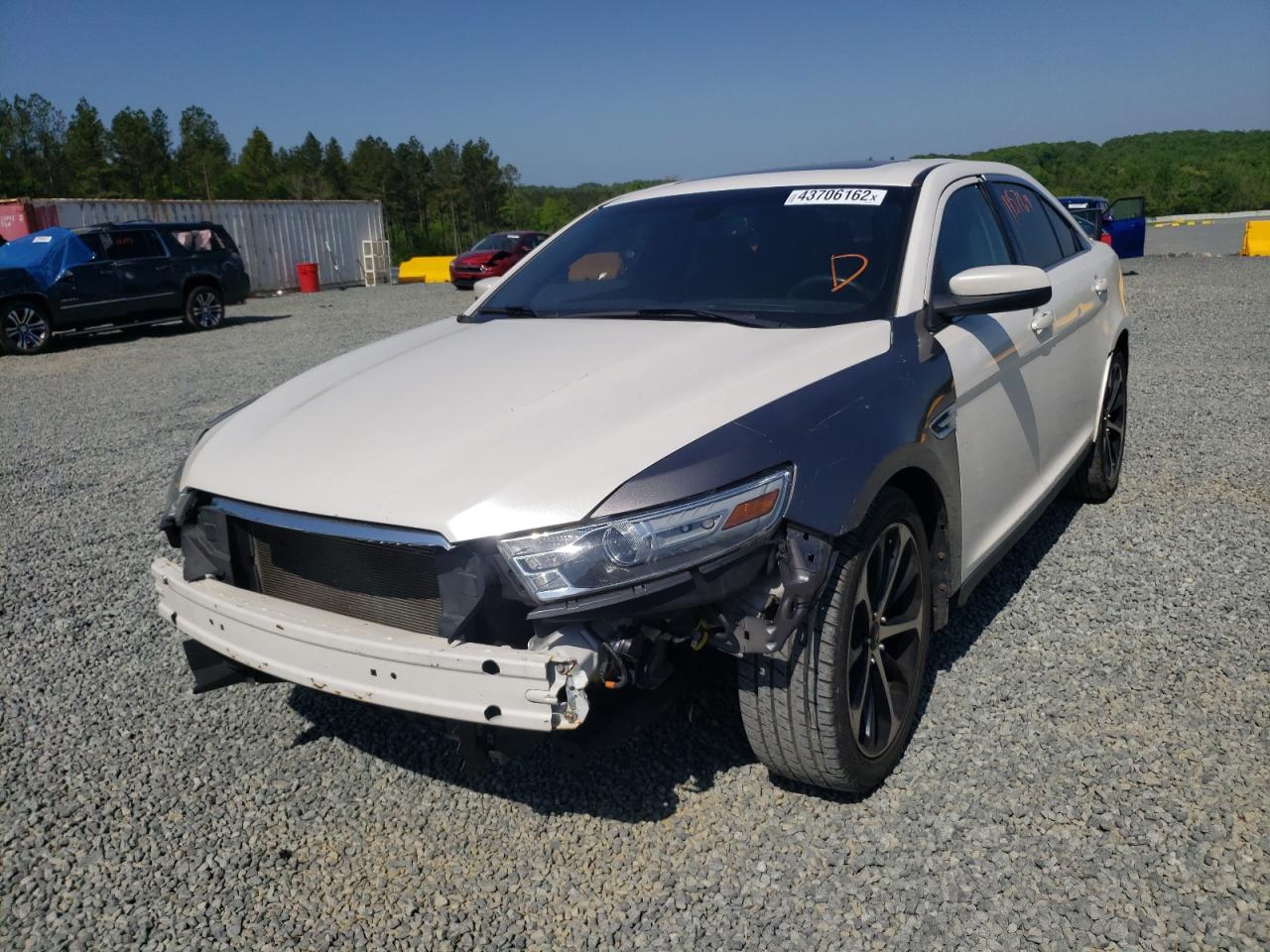 Photo 2 from auction – 2015 FORD TAURUS SEL with VIN 1FAHP2E82FG172447