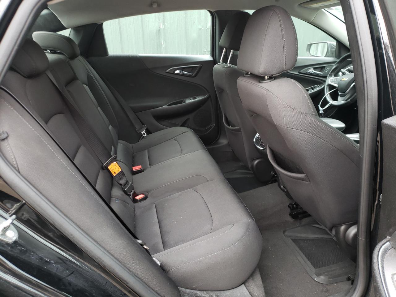 Photo 6 from auction – 2018 CHEVROLET MALIBU LT with VIN 1G1ZD5ST7JF172856