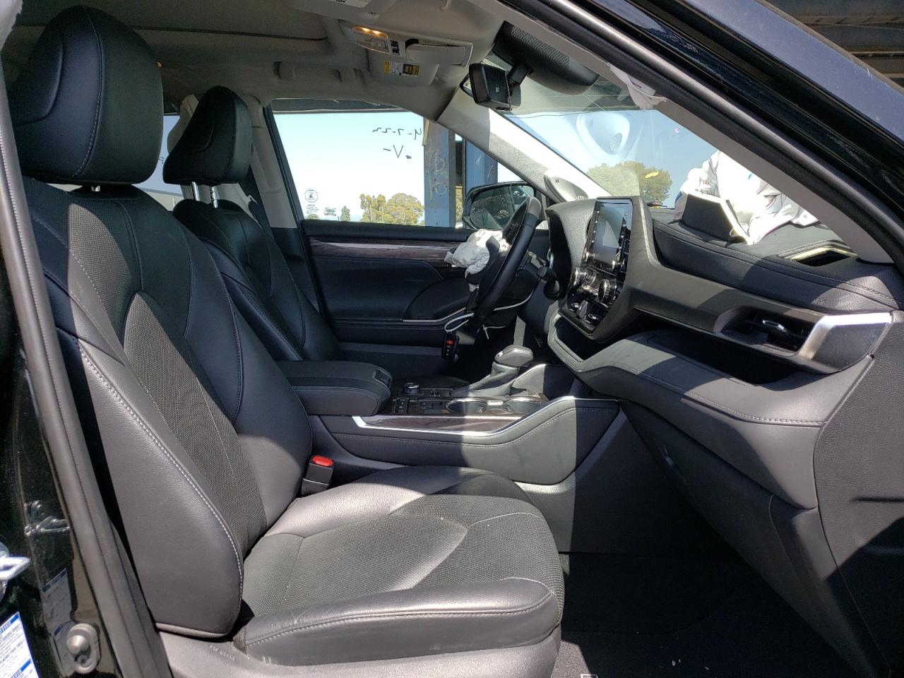 Photo 5 from auction – 2020 TOYOTA HIGHLANDER with VIN 5TDDZRBH9LS001731