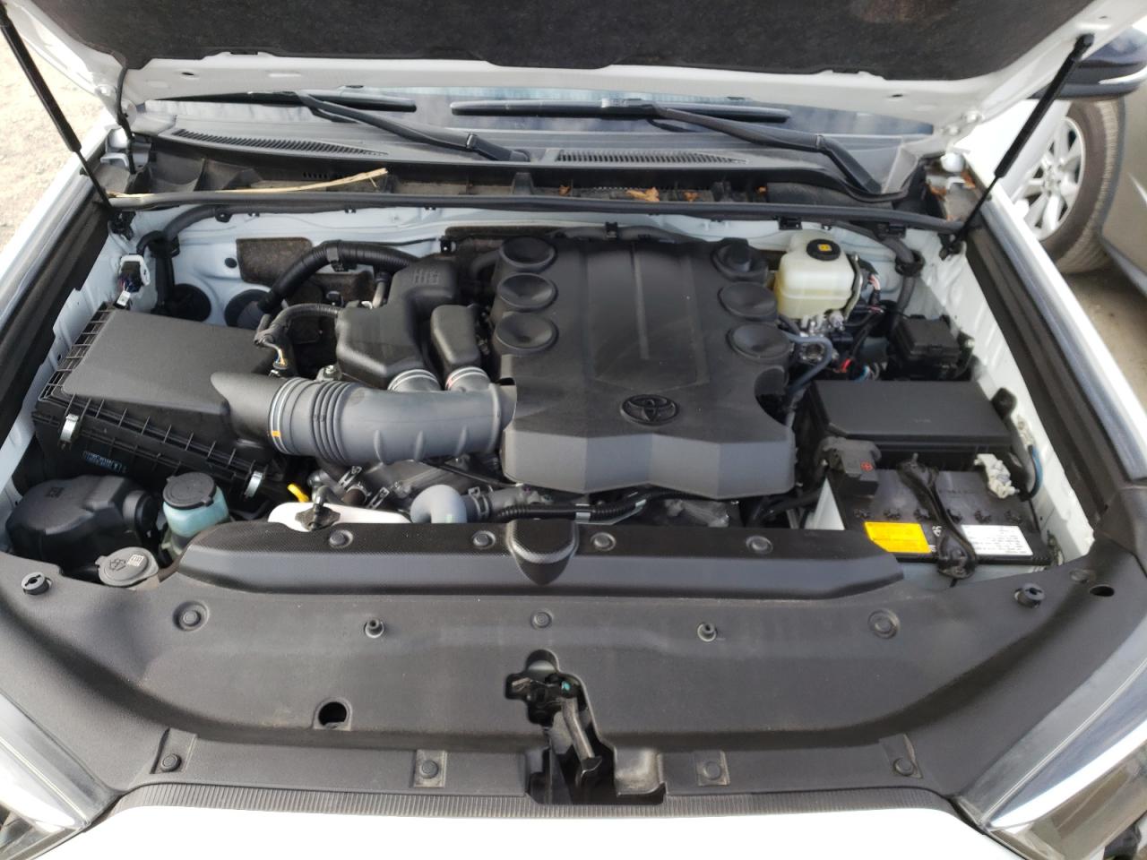 Photo 7 from auction – 2020 TOYOTA 4RUNNER SR with VIN JTEBU5JR0L5743672