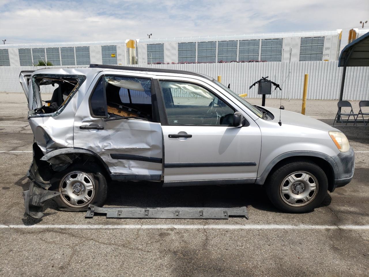 Photo 9 from auction – 2005 HONDA CR-V LX with VIN JHLRD68565C019479