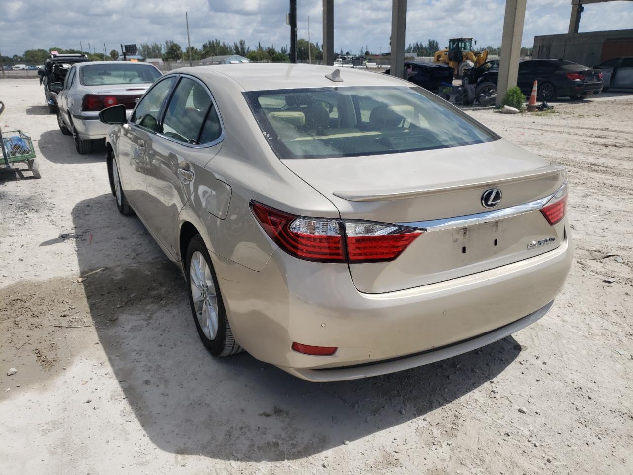 Photo 3 from auction – 2013 LEXUS ES 300H with VIN JTHBW1GG2D2026236