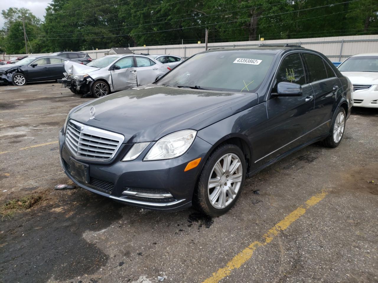 Photo 2 from auction – 2013 MERCEDES-BENZ E 350 4MAT with VIN WDDHF8JB2DA677735