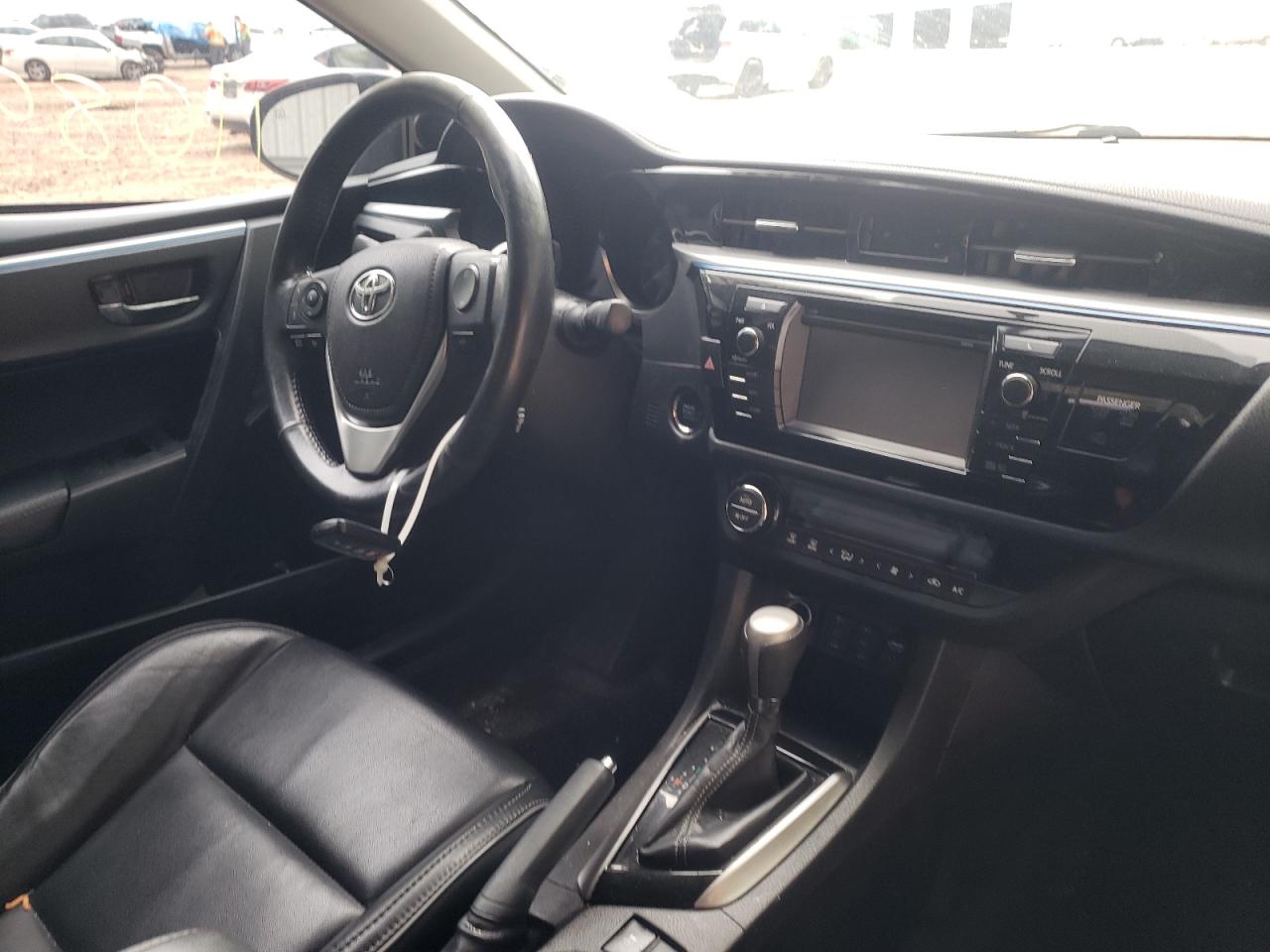 Photo 9 from auction – 2015 TOYOTA COROLLA with VIN 5YFBURHE2FP196622