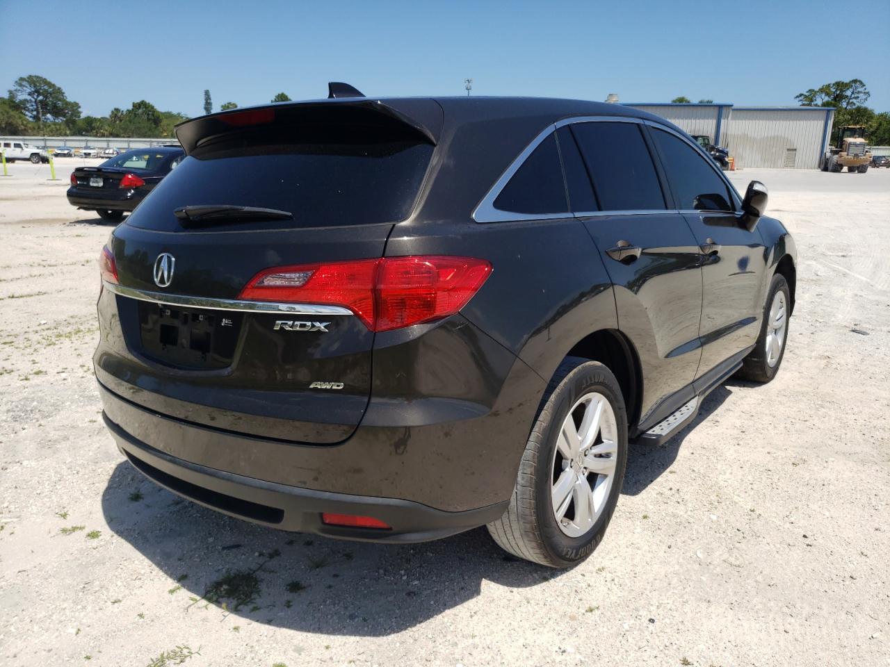 Photo 4 from auction – 2015 ACURA RDX with VIN 5J8TB4H39FL024545