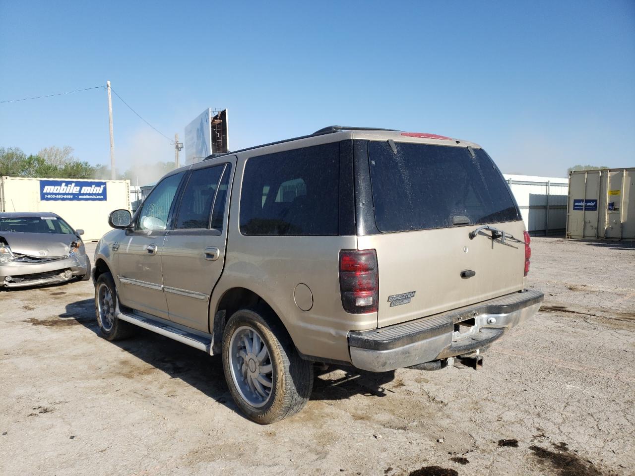 Photo 3 from auction – 1999 FORD EXPEDITION with VIN 1FMRU1867XLA56032