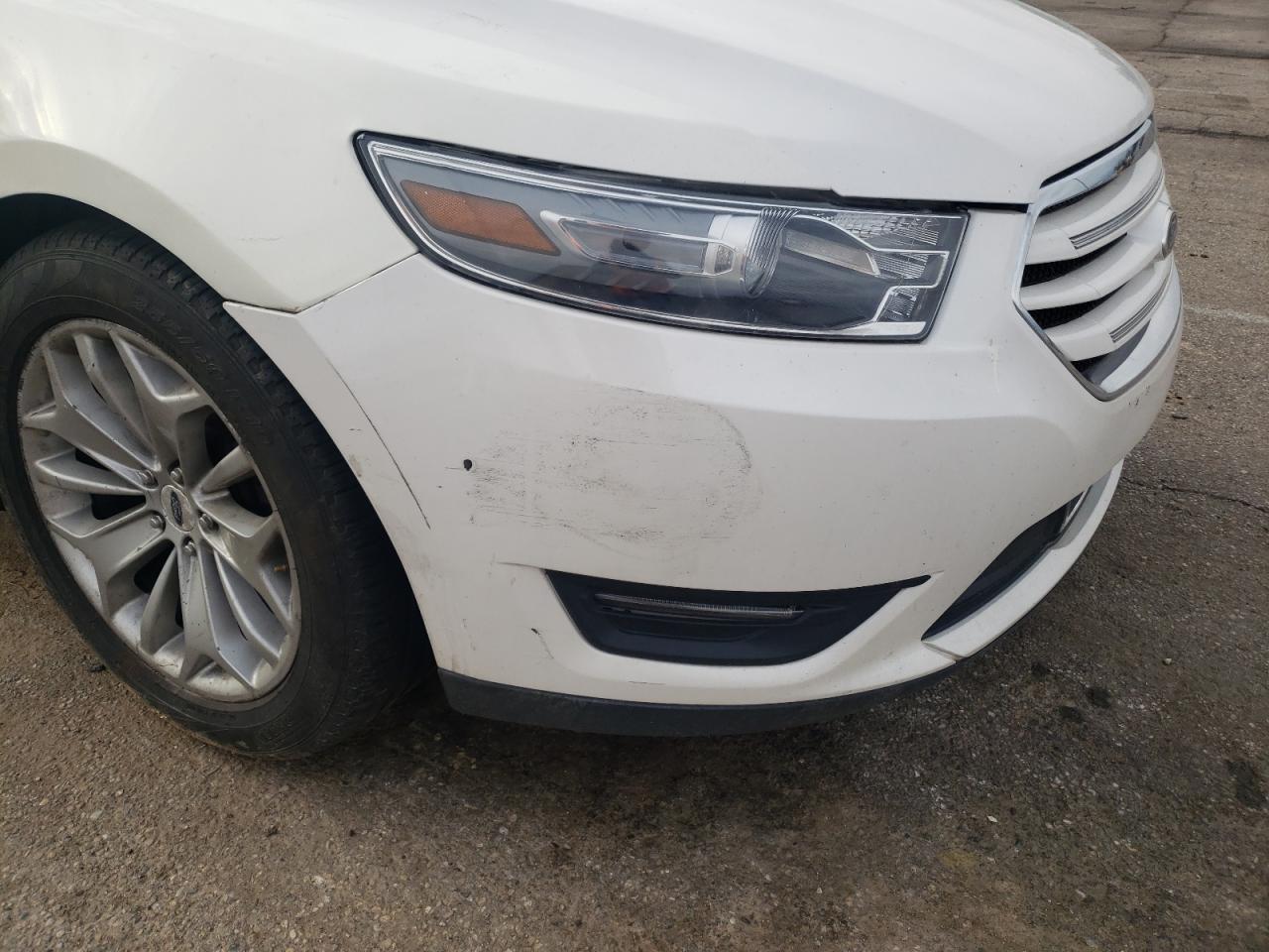 Photo 9 from auction – 2015 FORD TAURUS LIM with VIN 1FAHP2F80FG101083