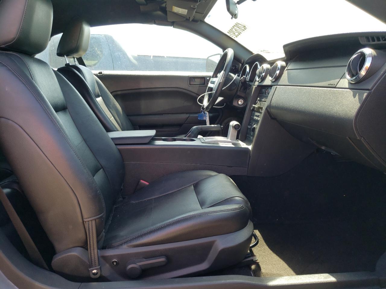 Photo 5 from auction – 2006 FORD MUSTANG with VIN 1ZVFT84N065102431