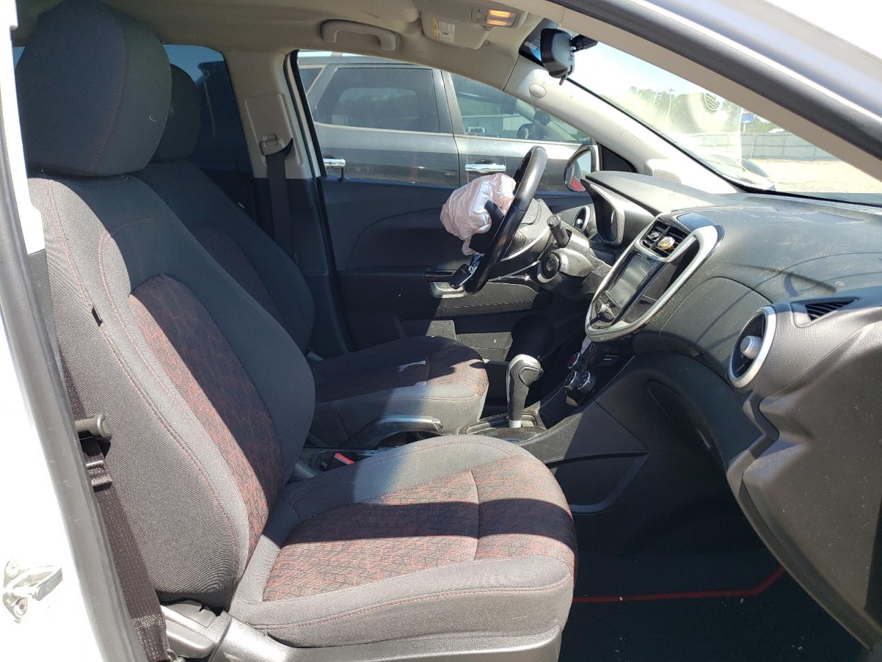 Photo 5 from auction – 2017 CHEVROLET SONIC LT with VIN 1G1JD6SH4H4129497