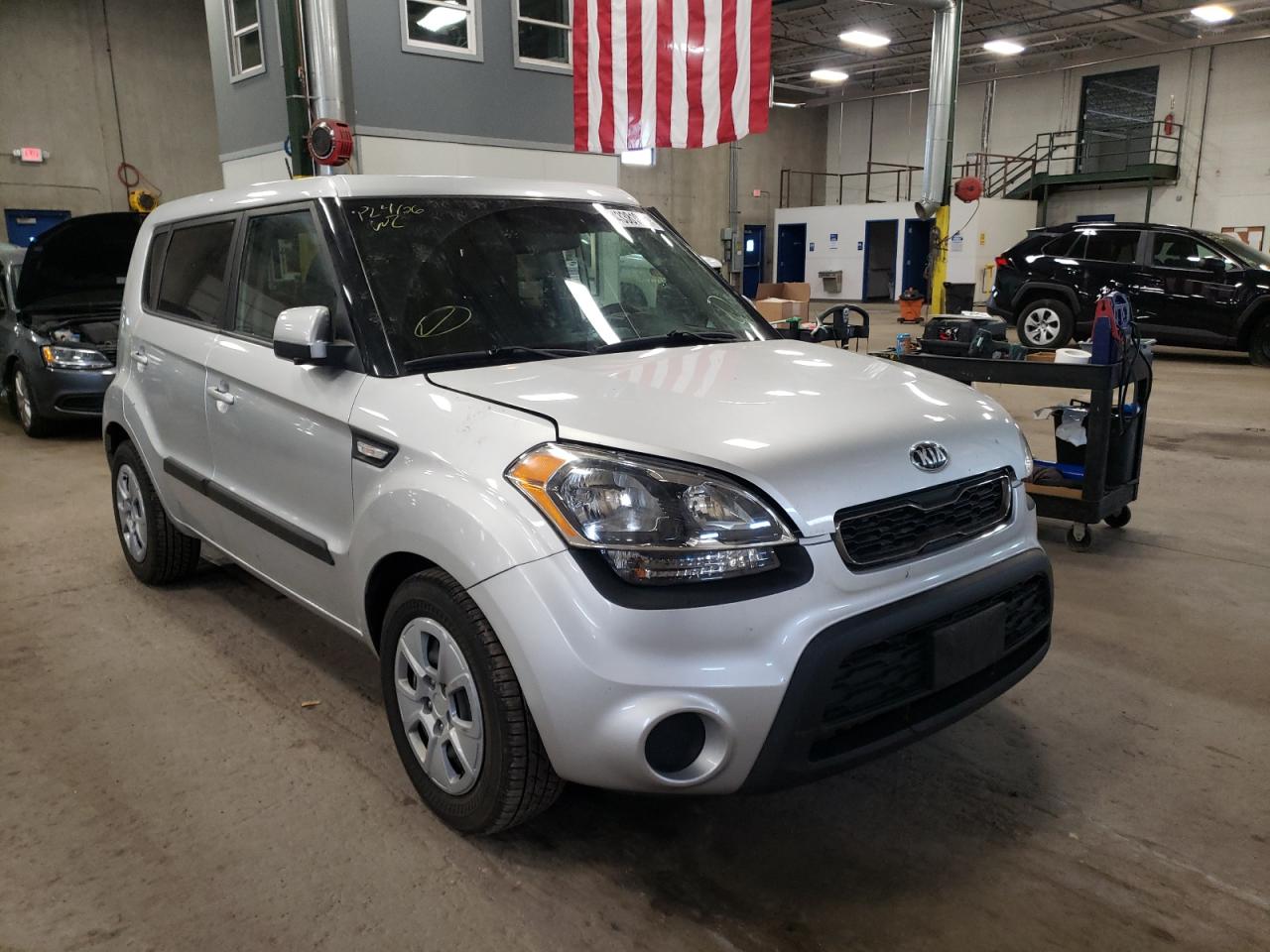 KIA SOUL 2013 with VIN KNDJT2A55D7483483 - Photo from auction