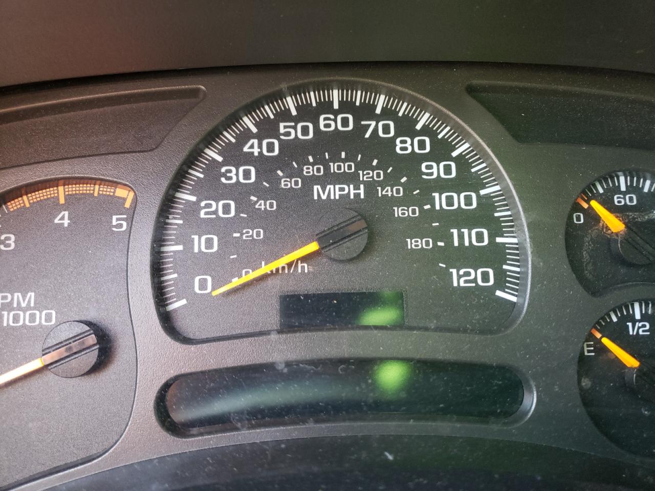 Photo 8 from auction – 2004 CHEVROLET SILVERADO with VIN 1GCHK23194F102896