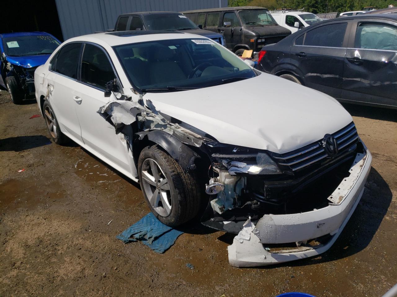VOLKSWAGEN PASSAT SE 2012 with VIN 1VWBH7A34CC064450 - Photo from auction