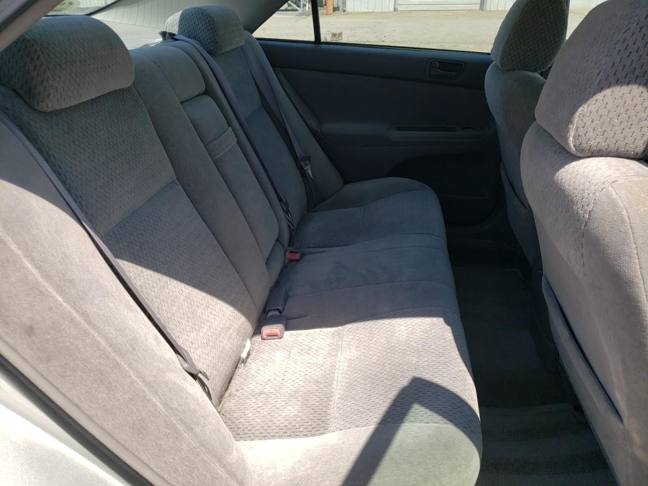 Photo 6 from auction – 2002 TOYOTA CAMRY LE with VIN 4T1BE32K52U055996