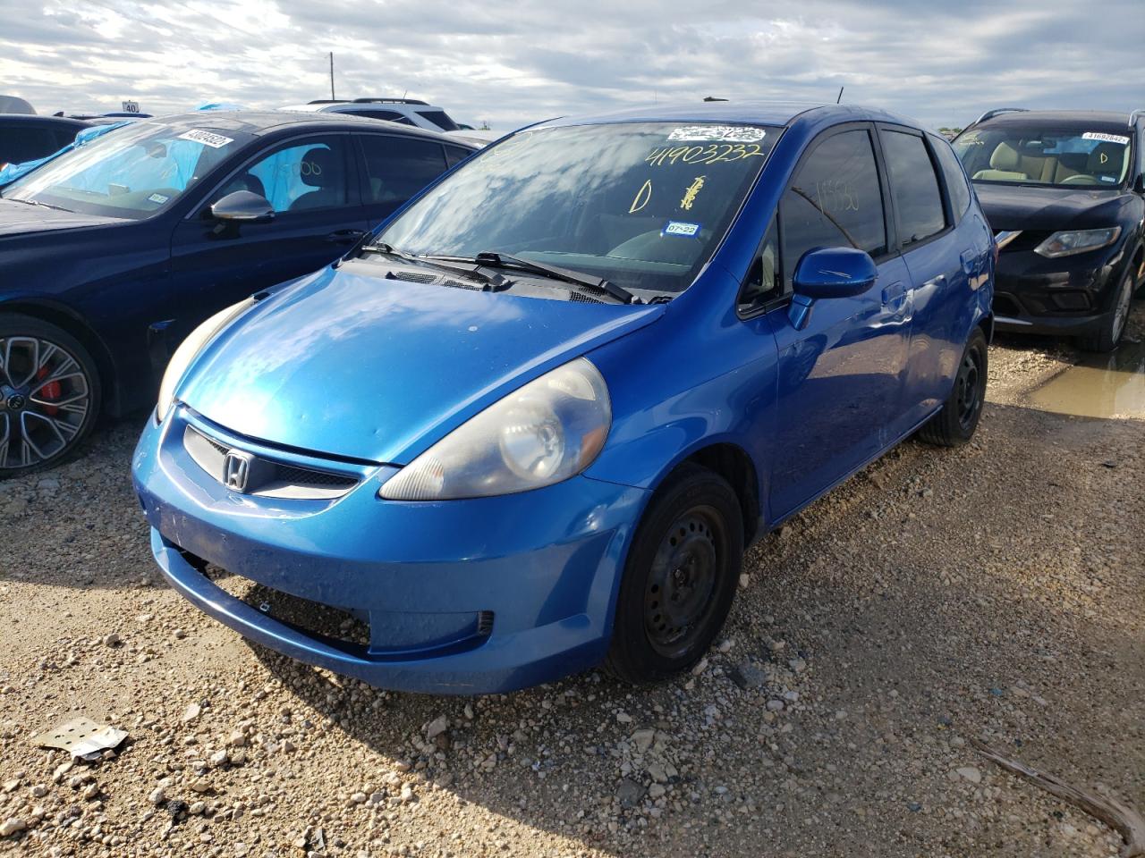 Photo 2 from auction – 2008 HONDA FIT with VIN JHMGD38438S021001