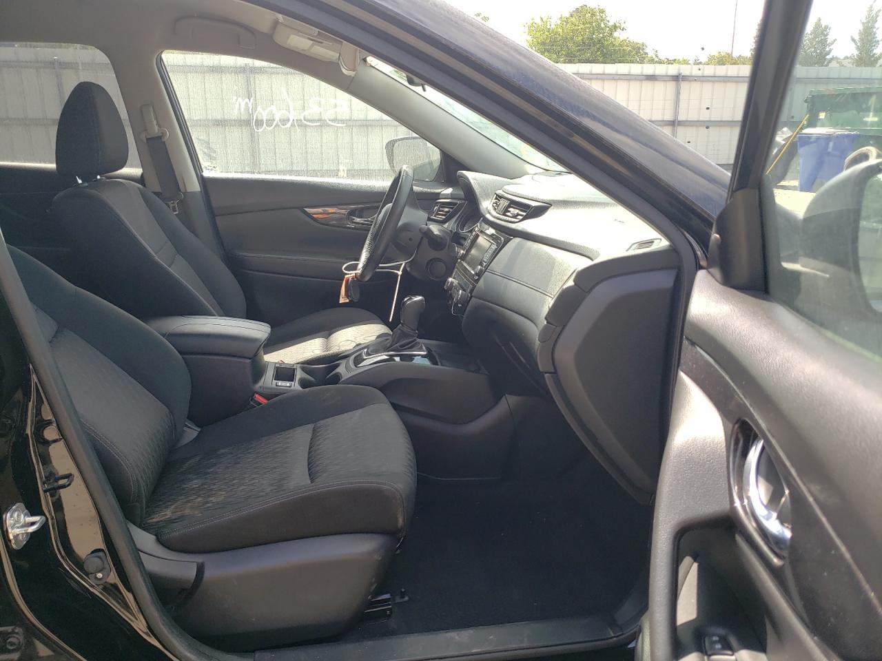 Photo 5 from auction – 2018 NISSAN ROGUE S with VIN JN8AT2MT3JW470618