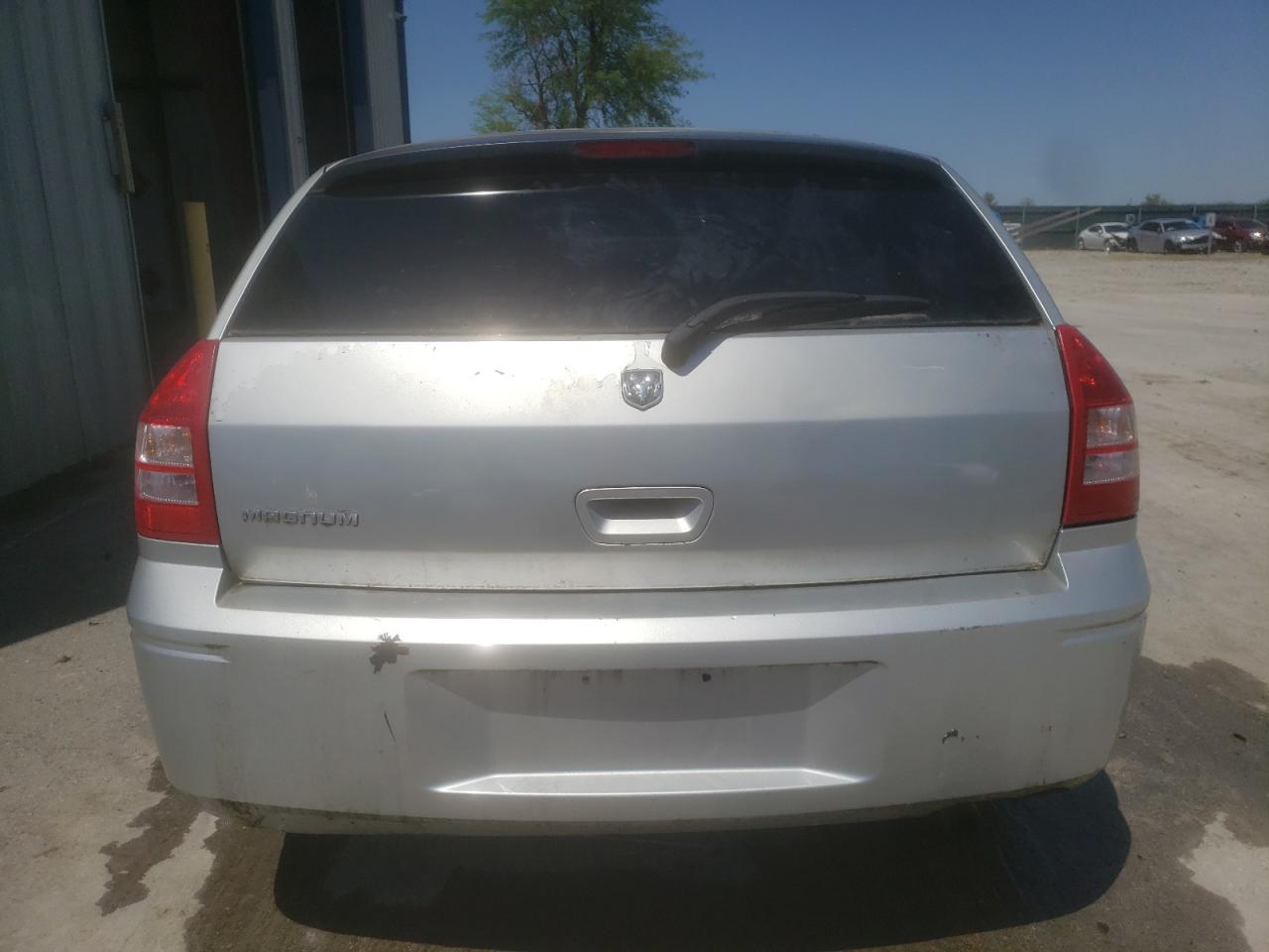 Photo 10 from auction – 2005 DODGE MAGNUM SE with VIN 2D4FV48T05H679579