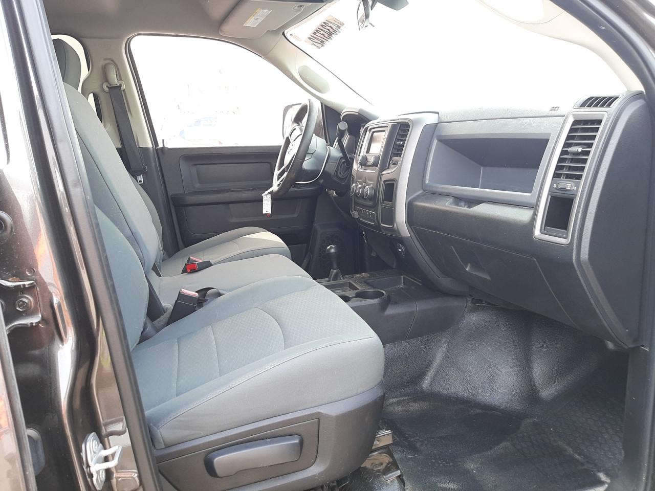 Photo 5 from auction – 2017 RAM 2500 ST with VIN 3C6UR5HL8HG685947