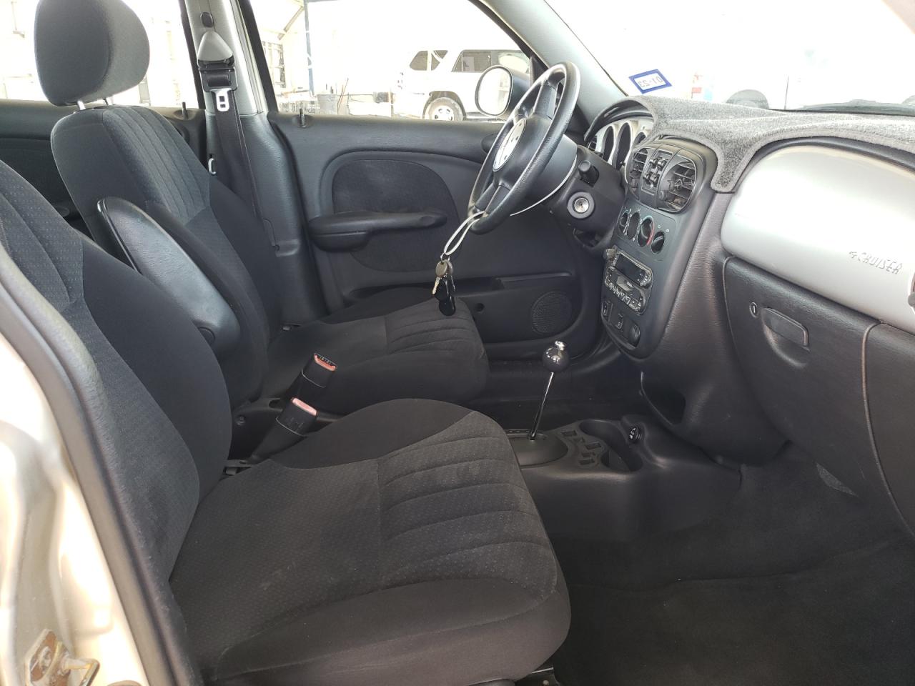 Photo 5 from auction – 2005 CHRYSLER PT CRUISER with VIN 3C4FY48B05T559378