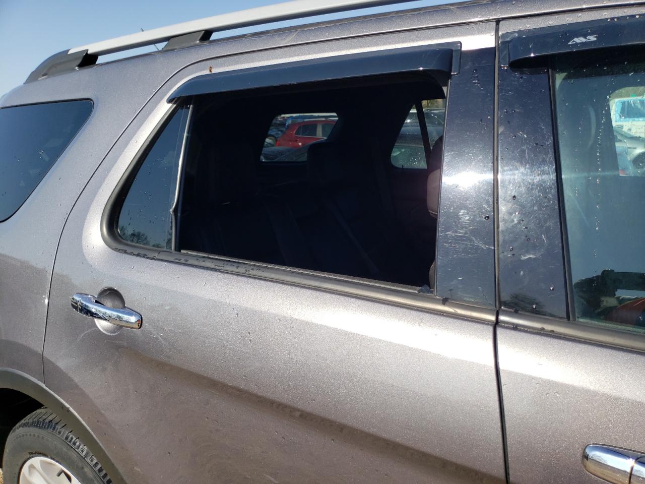 Photo 9 from auction – 2013 FORD EXPLORER with VIN 1FM5K8D81DGB93279
