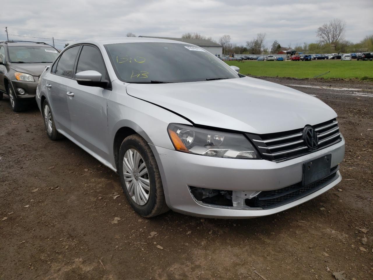 VOLKSWAGEN PASSAT S 2014 with VIN 1VWAT7A35EC053597 - Photo from auction