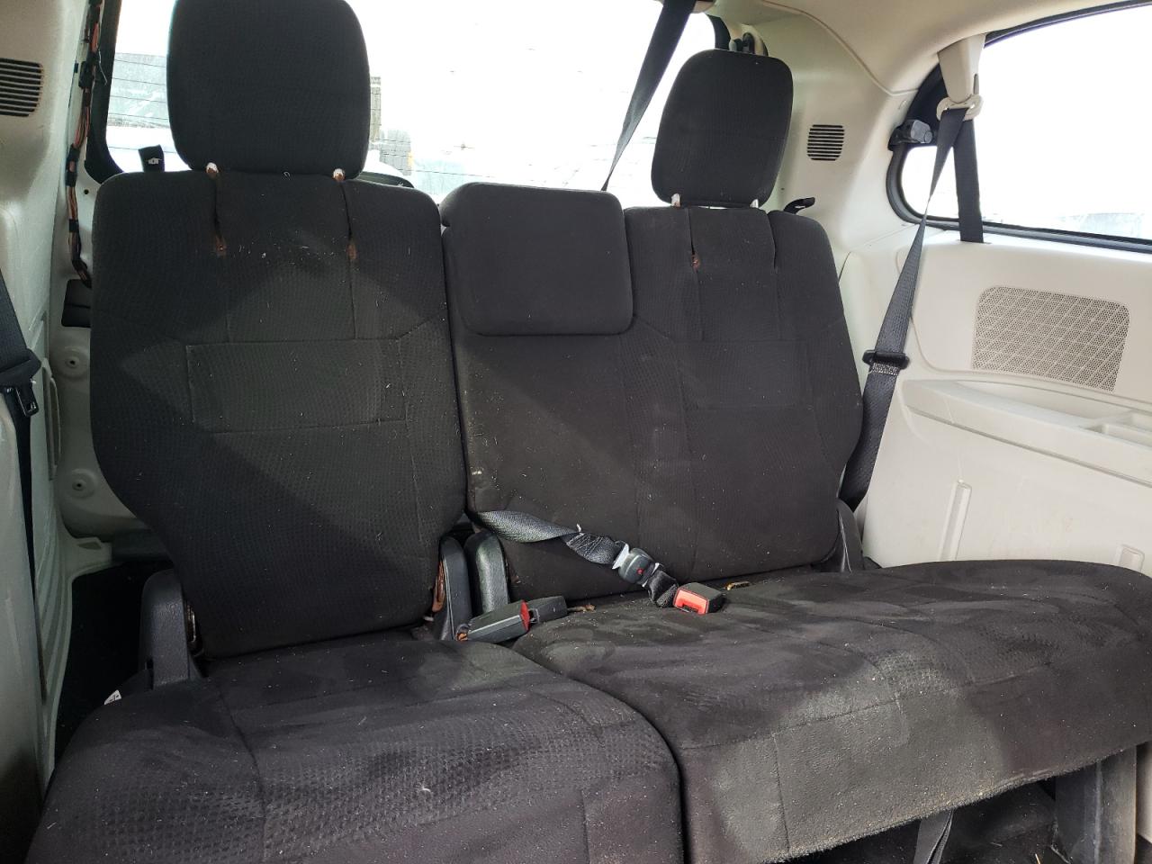 Photo 9 from auction – 2013 CHRYSLER TOWN & COU with VIN 2C4RC1BG3DR670846