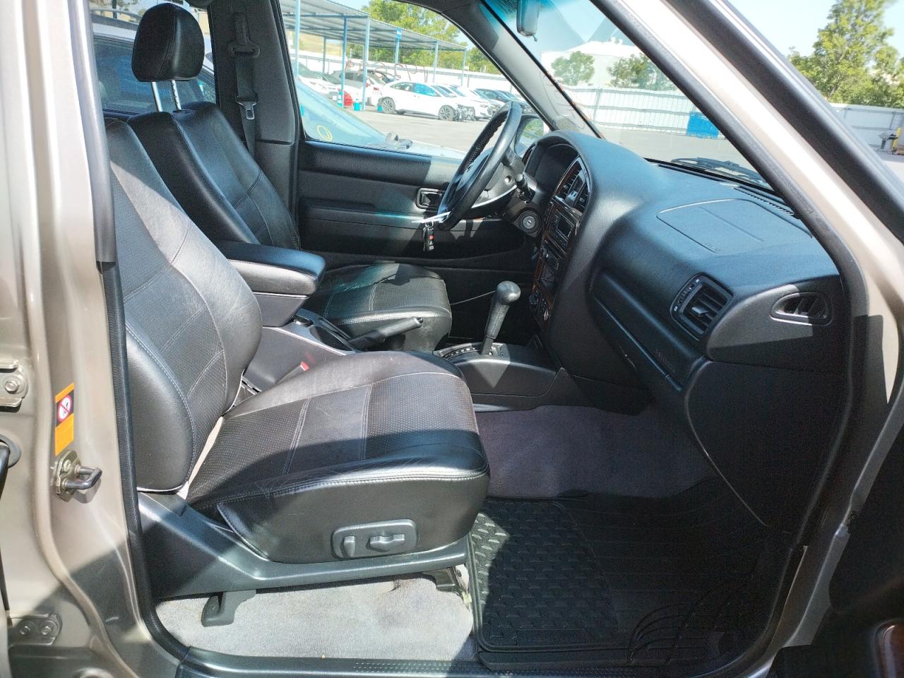 Photo 5 from auction – 2002 NISSAN PATHFINDER with VIN JN8DR09Y72W732159