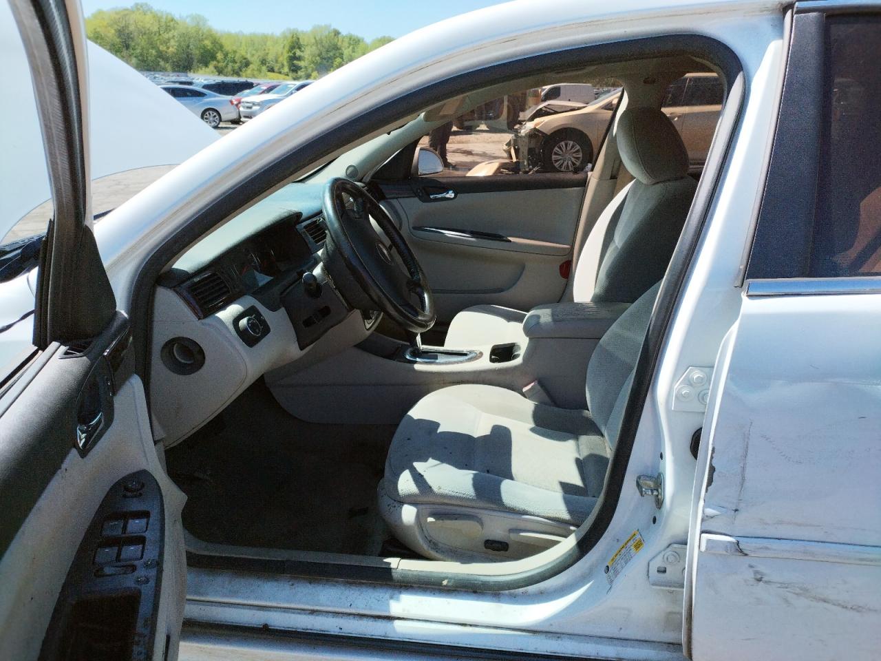 Photo 19 from auction – 2014 CHEVROLET IMPALA LIM with VIN 2G1WB5E31E1166018