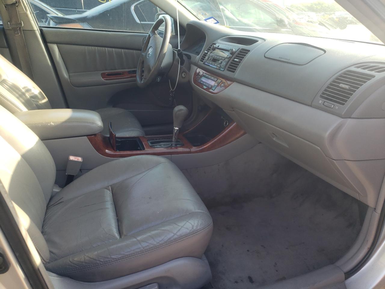 Photo 5 from auction – 2003 TOYOTA CAMRY LE with VIN 4T1BF32K53U050635