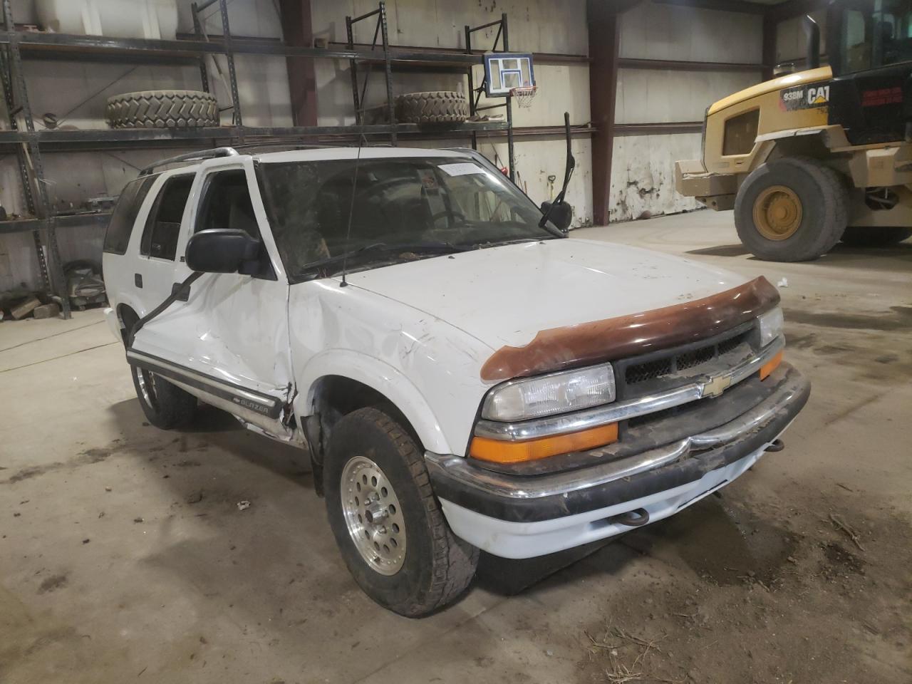 Photo 1 from auction – 2000 CHEVROLET BLAZER with VIN 1GNDT13W1Y2328498