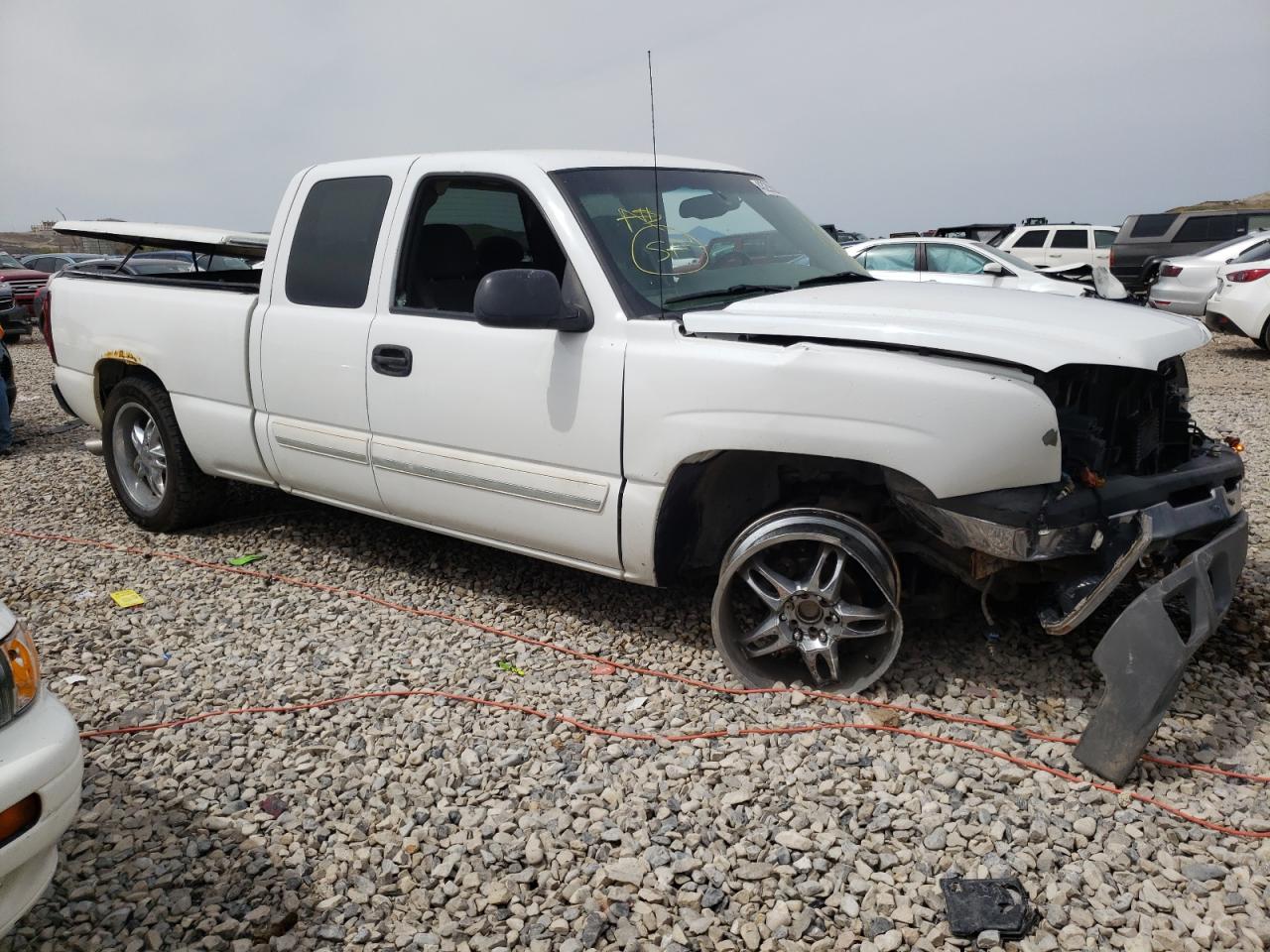 CHEVROLET SILVERADO 2004 with VIN 2GCEC19TX41294596 - Photo from auction