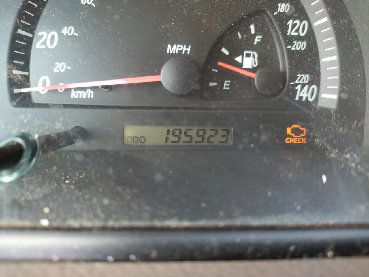 Photo 8 from auction – 2002 TOYOTA CAMRY LE with VIN 4T1BE30K02U070196
