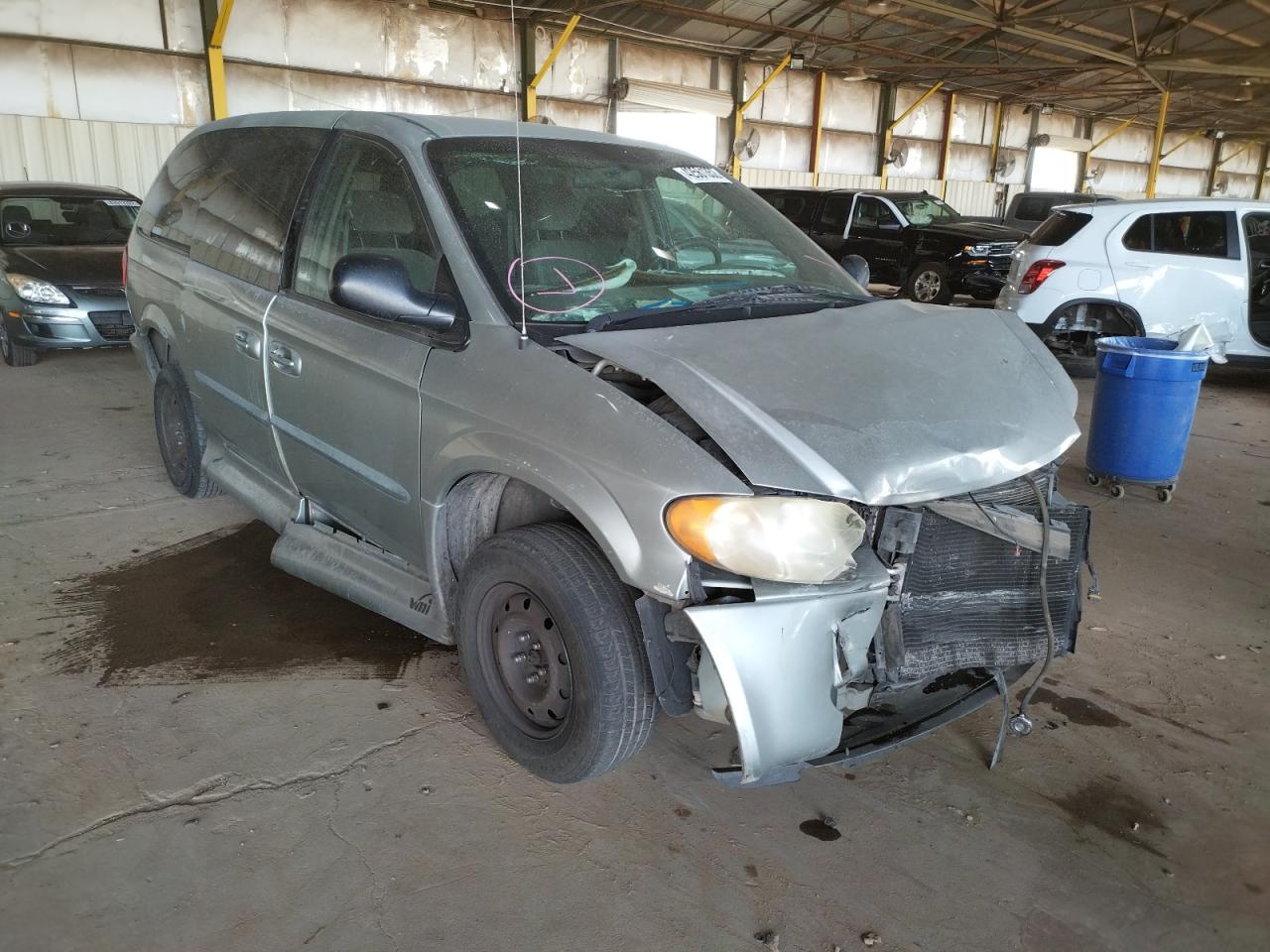 DODGE GRAND CARA 2003 with VIN 2D4GP44303R153920 - Photo from auction