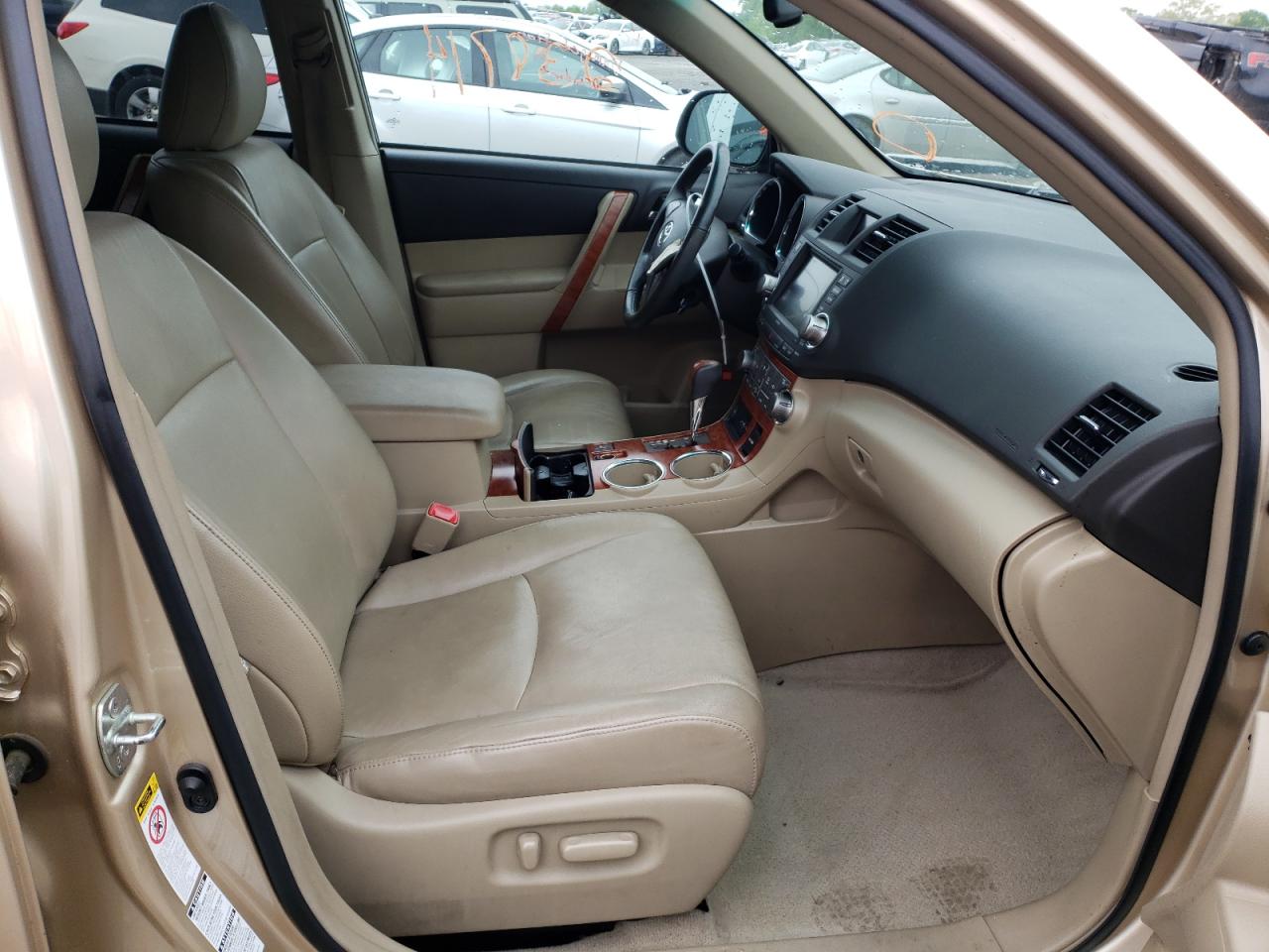 Photo 5 from auction – 2010 TOYOTA HIGHLANDER with VIN 5TDDK3EH9AS004901